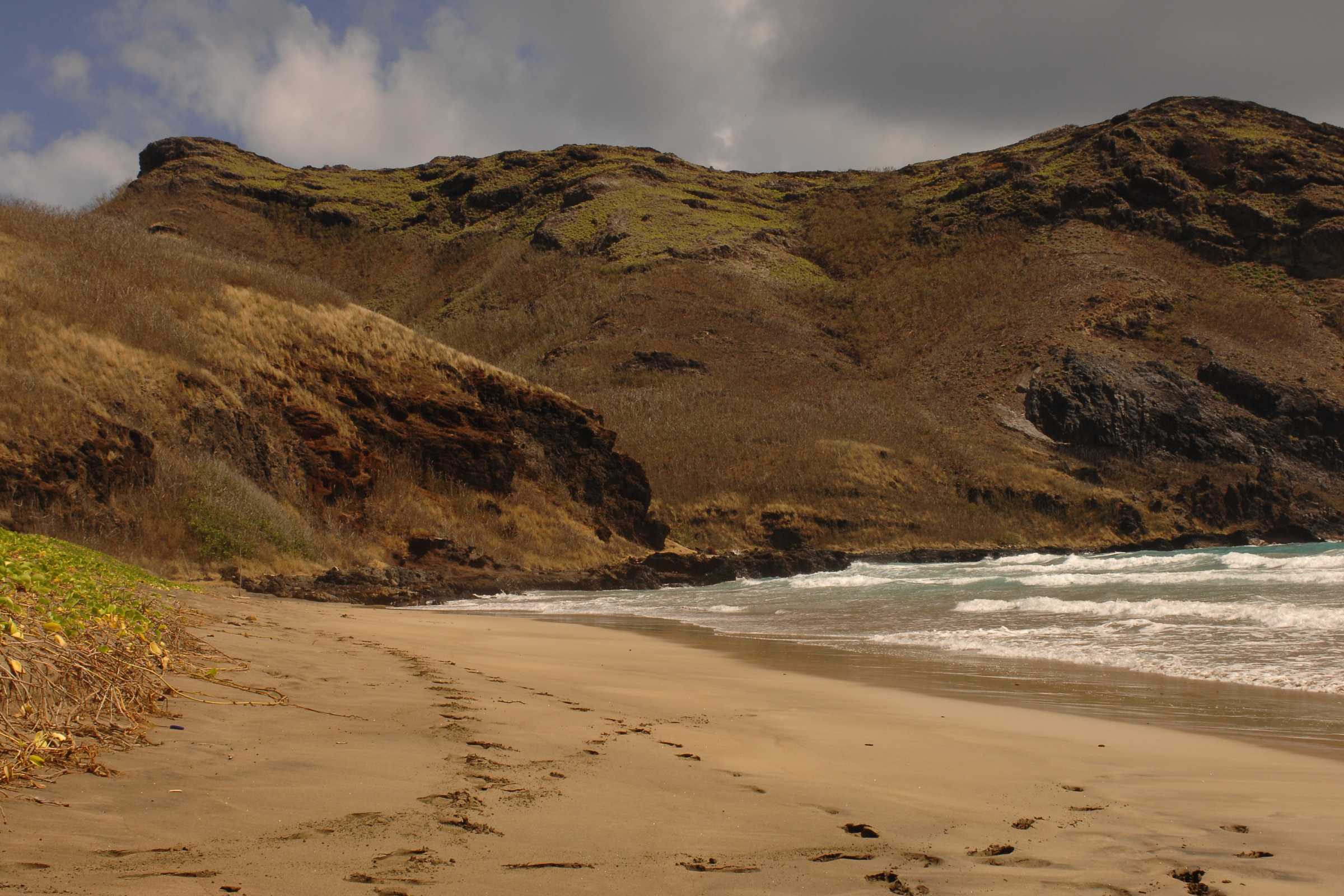 hakahau, ua pou island.webp